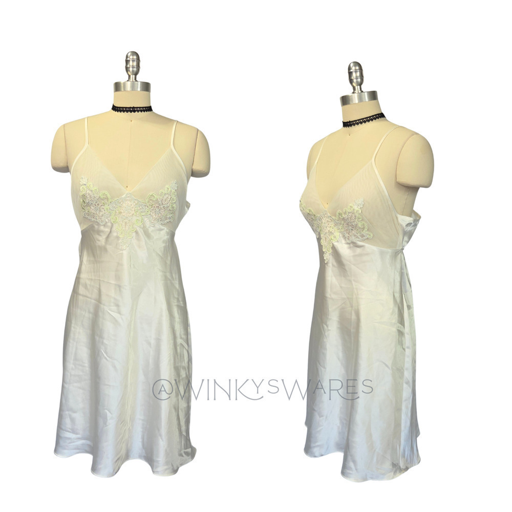 Vintage Y2K White Slip Size S M Delicates White Satin Embroidered Midi Romantic